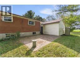 847 CARLUKE Road W - 42