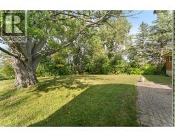 847 CARLUKE Road W - 45