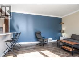 186 HIGHLAND Road E - 7