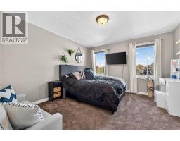 8 BLACKBURN Court - 30