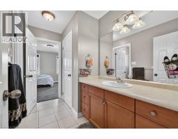 8 BLACKBURN Court - 33