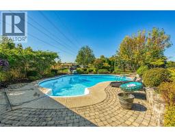 8 BLACKBURN Court - 42