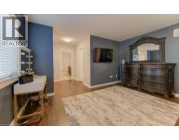 231 GROVEHILL Crescent - 19