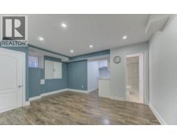 231 GROVEHILL Crescent - 27