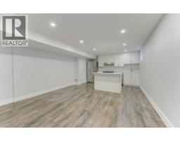 231 GROVEHILL Crescent - 34