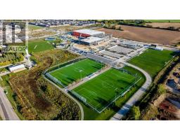 231 GROVEHILL Crescent - 47