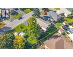 7 TURNER Drive - 43