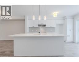 15 URBANE Boulevard - 13