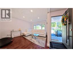 131 CARLYLE Drive - 2