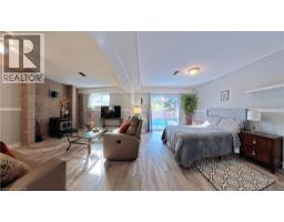131 CARLYLE Drive - 22