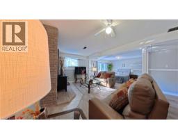 131 CARLYLE Drive - 25
