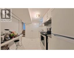 131 CARLYLE Drive - 28