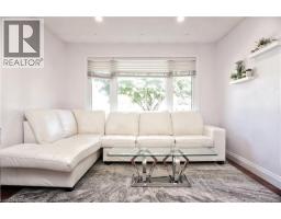 131 CARLYLE Drive - 3