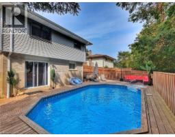 131 CARLYLE Drive - 32