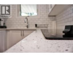 131 CARLYLE Drive - 7