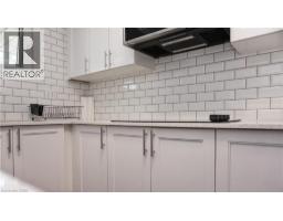 131 CARLYLE Drive - 8