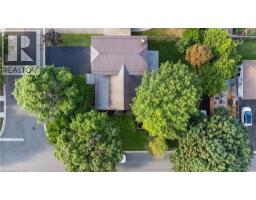 22 ATWOOD Crescent - 2
