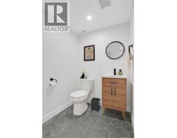 174 WINSTON Boulevard - 33