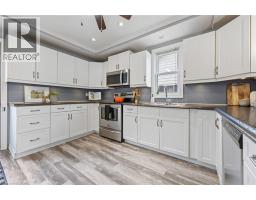 108 NELSON Street E - 14