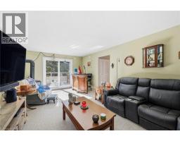 337 KINGSWOOD Drive UnitNo. 31 - 11