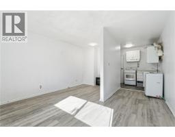 53 1/2-55 DUKE Street - 8