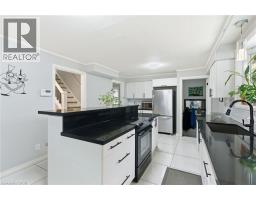 272 GREY Street - 12