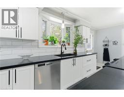 272 GREY Street - 13