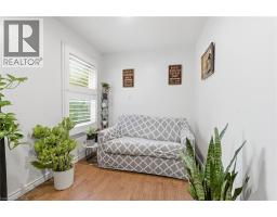 272 GREY Street - 14