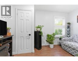 272 GREY Street - 15