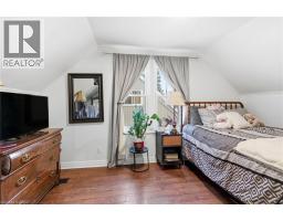 272 GREY Street - 21