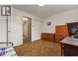 30 THORNRIDGE Crescent - 28