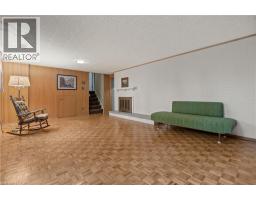 30 THORNRIDGE Crescent - 31