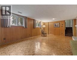 30 THORNRIDGE Crescent - 32