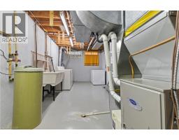 30 THORNRIDGE Crescent - 38