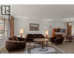 30 THORNRIDGE Crescent - 5