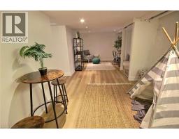 324 WELLINGTON Street N - 16