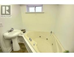 324 WELLINGTON Street N - 18