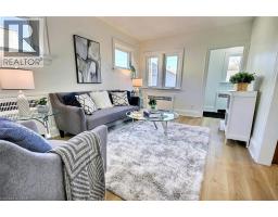 324 WELLINGTON Street N - 2