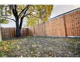 324 WELLINGTON Street N - 20