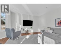 36 BEATTIE Crescent - 17