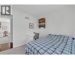 36 BEATTIE Crescent - 32