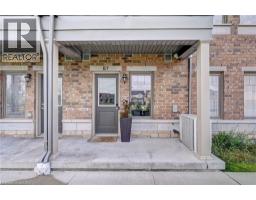 70 WILLOWRUN Drive UnitNo. E7 - 7