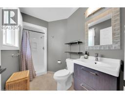 47 WINNETT Street N - 16