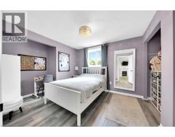 47 WINNETT Street N - 30