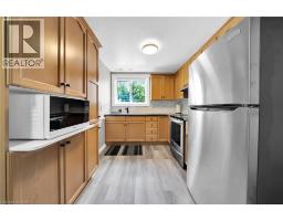 47 WINNETT Street N - 32