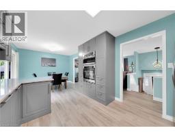 47 WINNETT Street N - 6