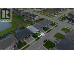 8 HARLEQUIN Court - 17