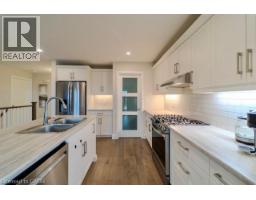 8 HARLEQUIN Court - 4