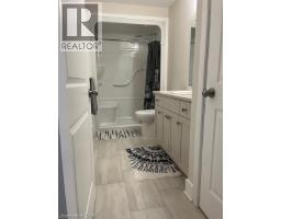 8 HARLEQUIN Court - 6