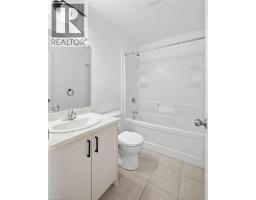 10 FOXGLOVE Crescent UnitNo. 18 - 15